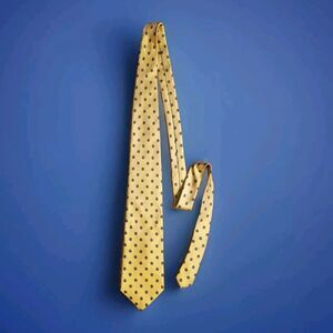 Brooks Basics Men's Necktie Yellow 100% Silk Made In USA 58 Inches Designer